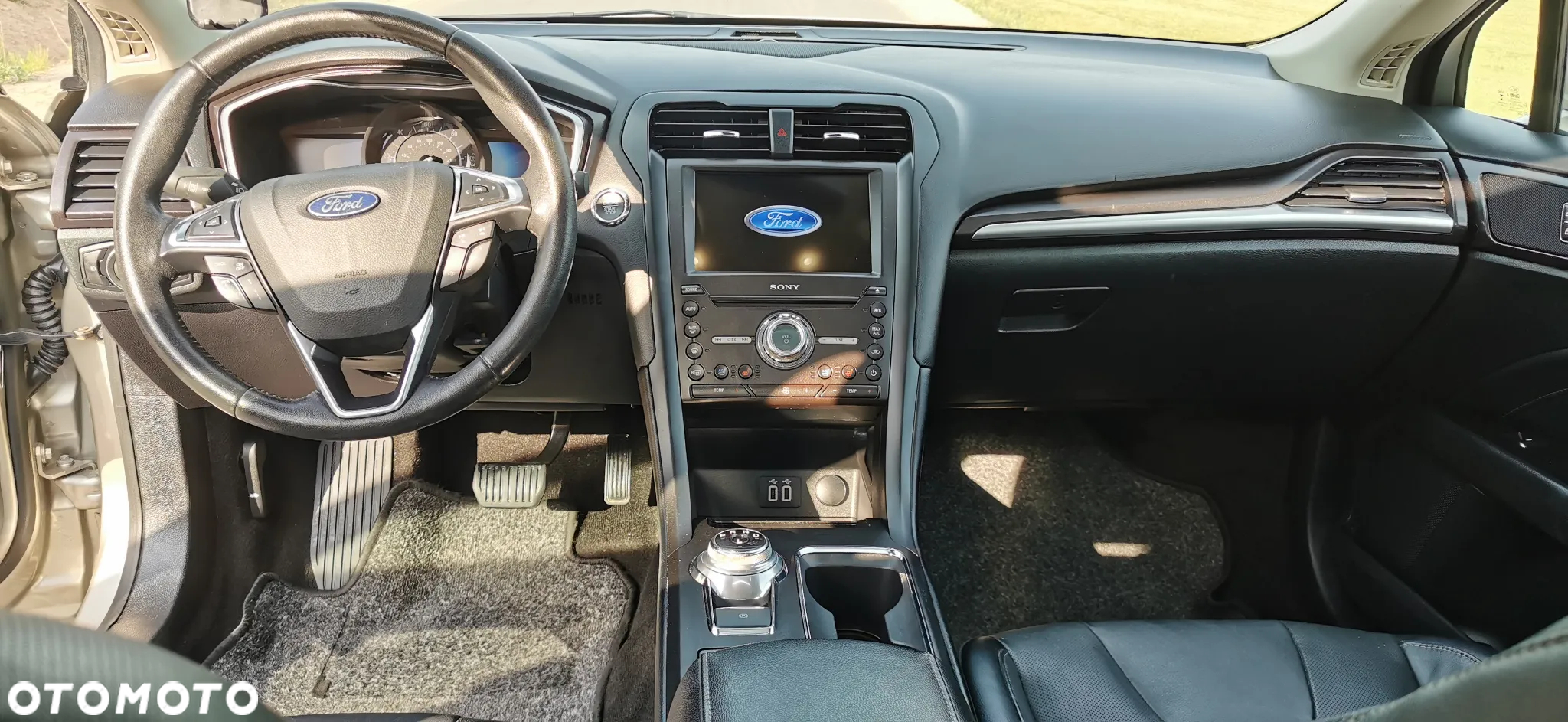 Ford Mondeo 2.0 Hybrid Titanium - 34