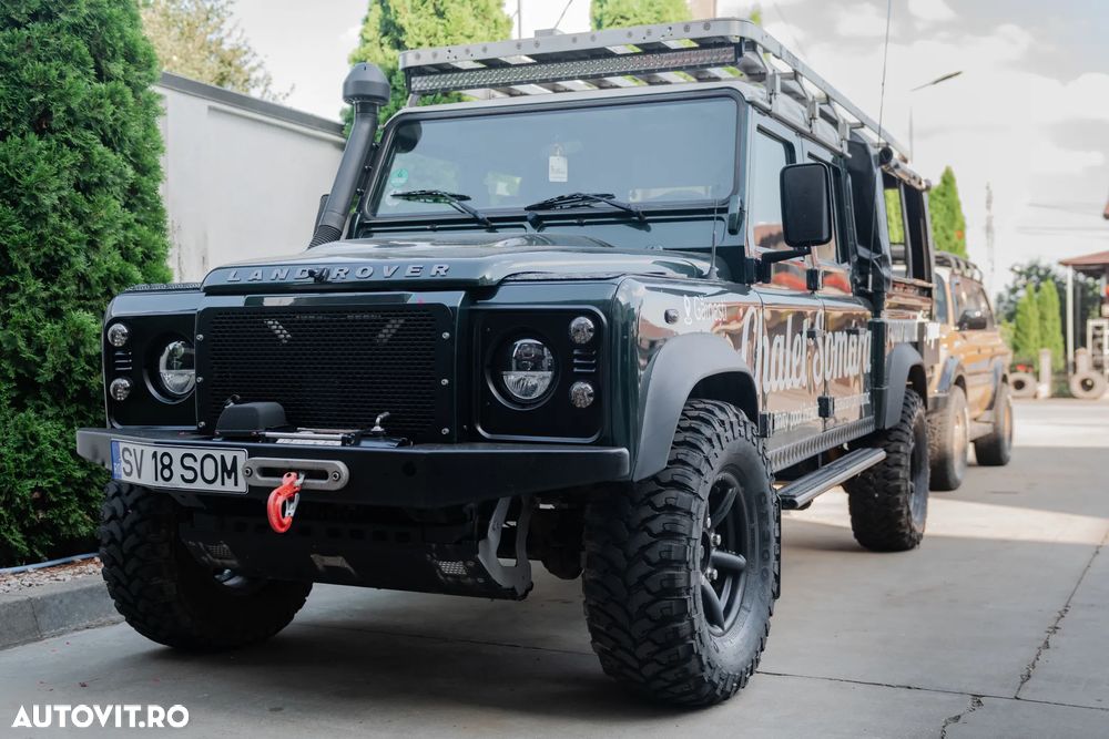 Land Rover Defender - 1