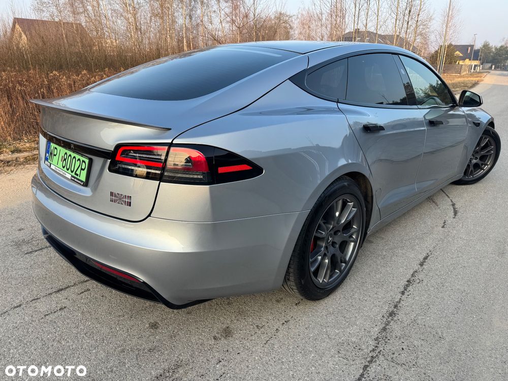 Tesla Model S - 19