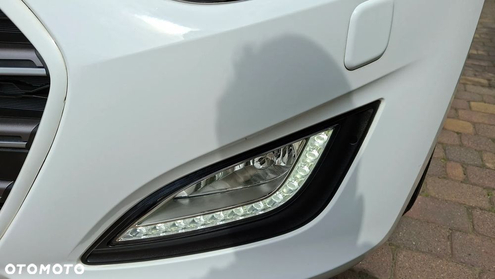 Hyundai i30 Kombi 1.6 GDi DCT Premium - 3