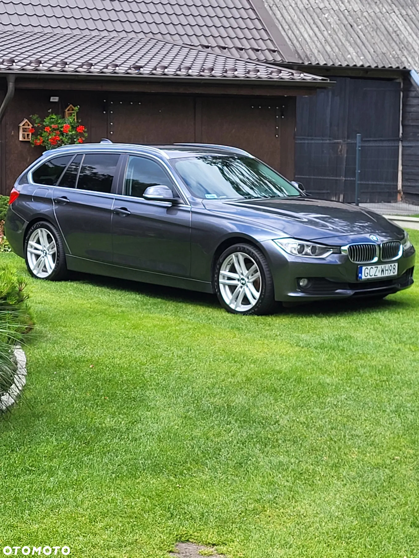 BMW Seria 3 318d Touring - 2
