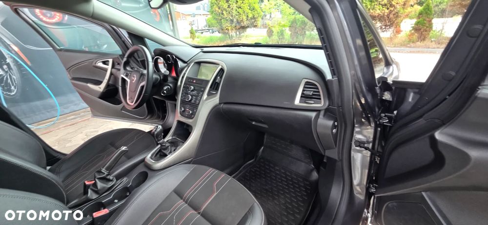 Opel Astra 1.4 Turbo 150 Jahre - 37