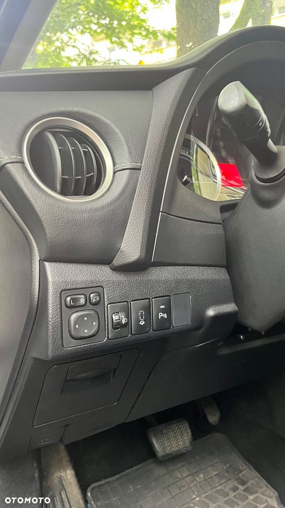Toyota Auris - 14