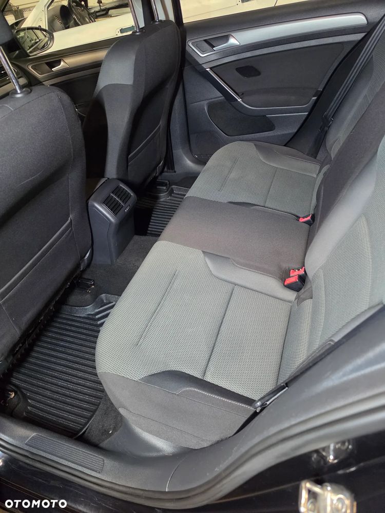 Volkswagen Golf - 18