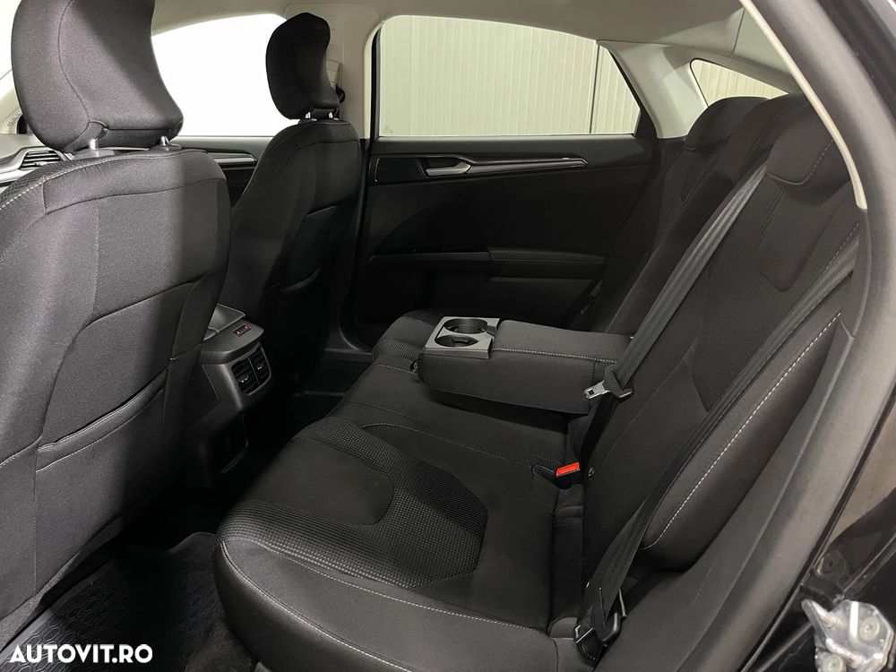 Ford Mondeo 2.0 HEV Titanium - 12