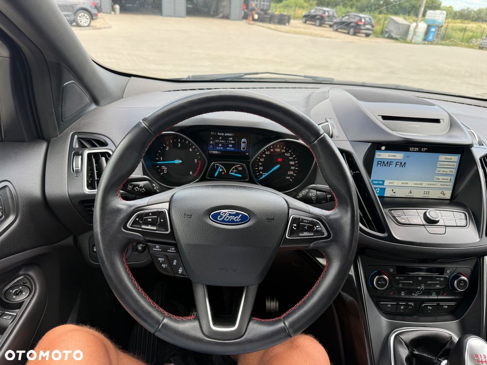 Ford Kuga 2.0 TDCi 4x2 ST-Line - 25