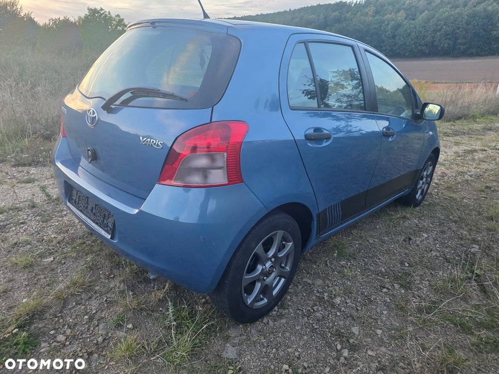 Toyota Yaris - 7