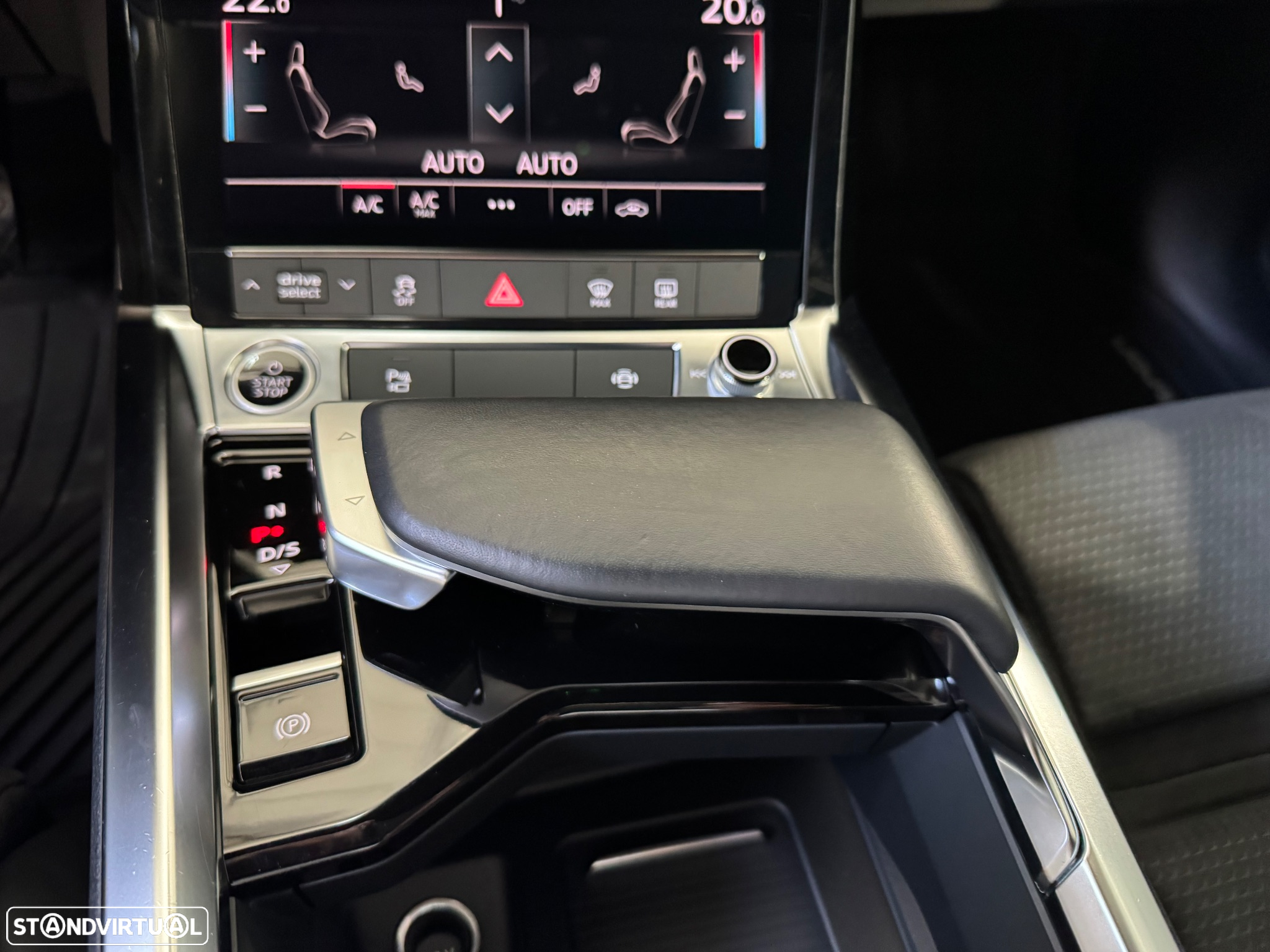 Audi e-tron 55 quattro S line - 28