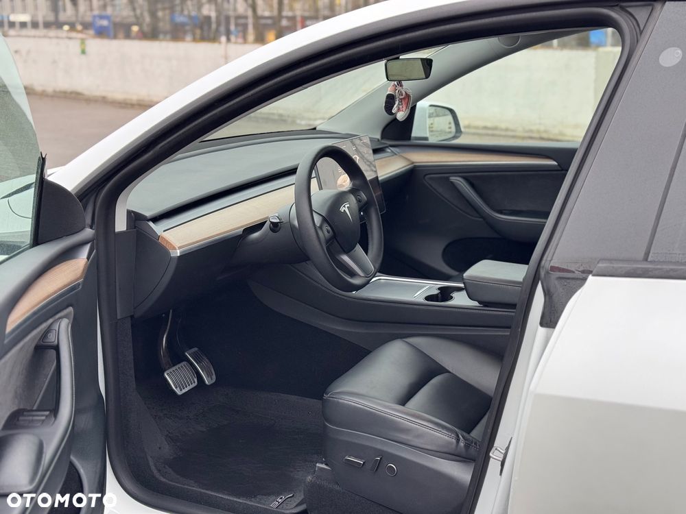 Tesla Y Long Range Dual Motor AWD - 17