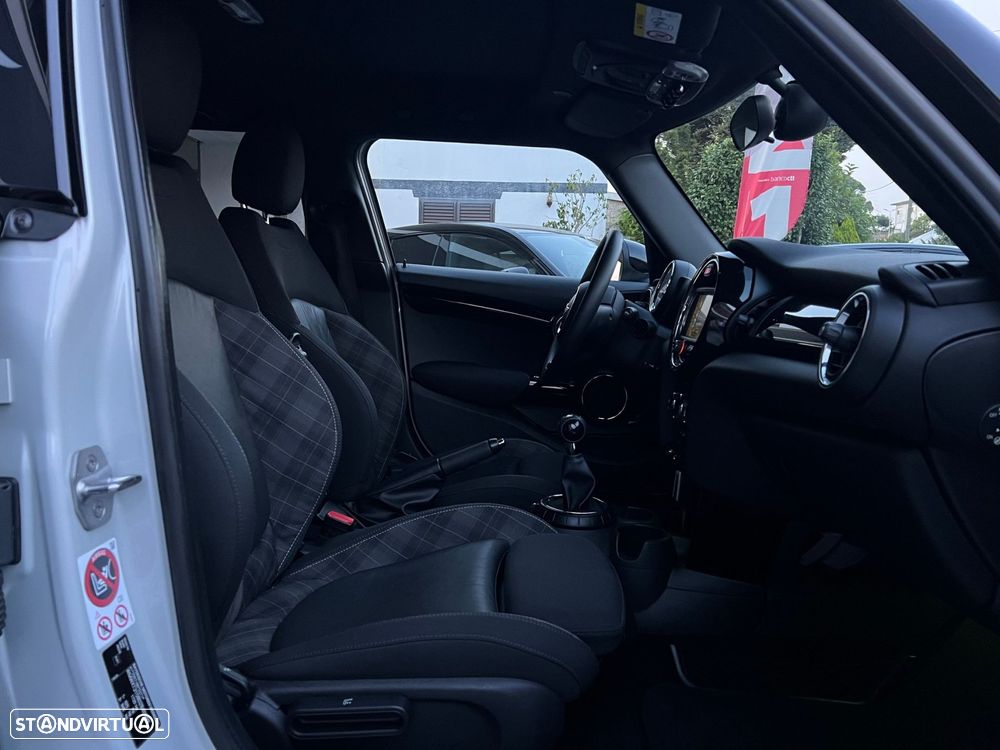 MINI 5 Portas Cooper D - 18