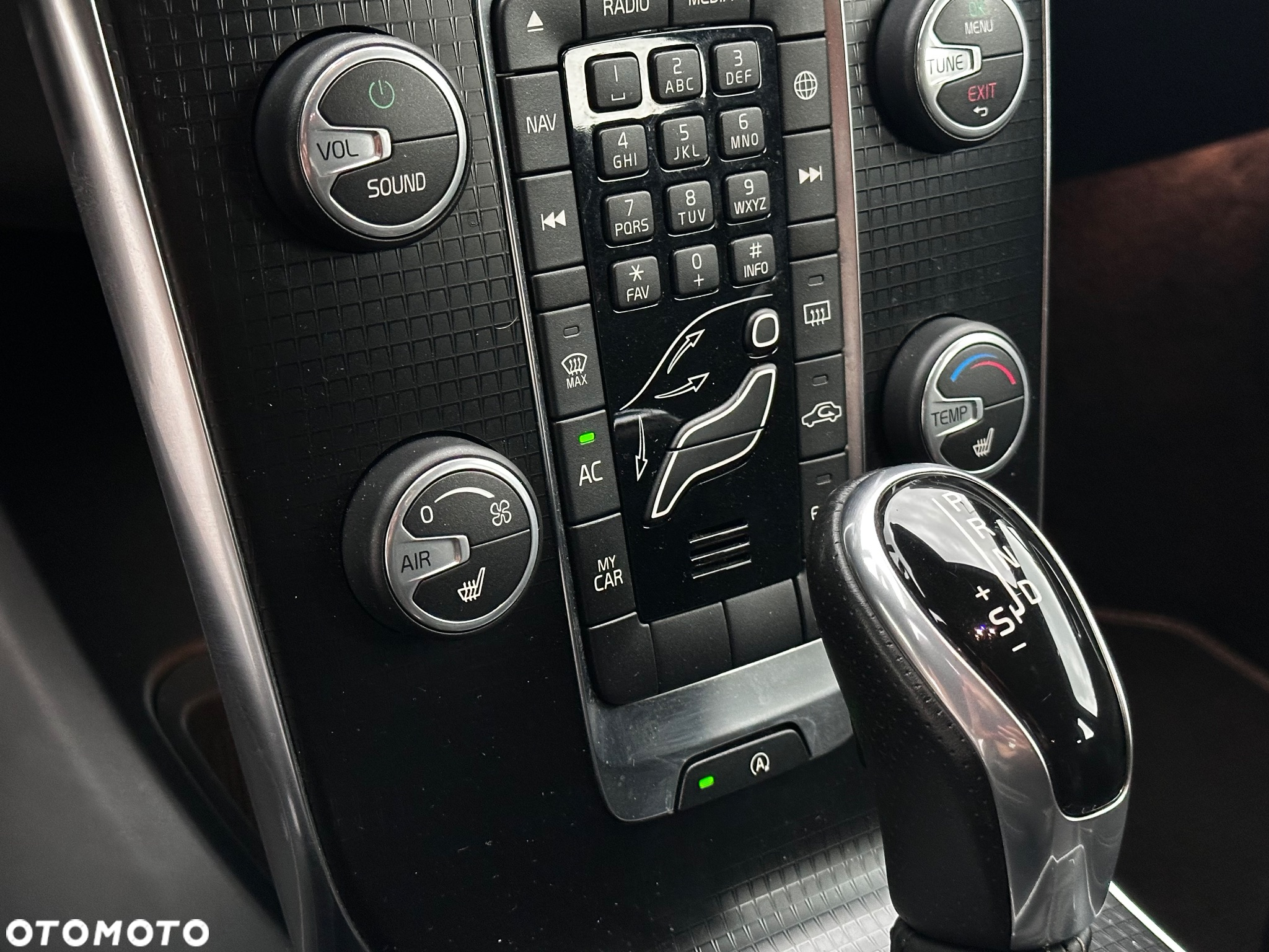 Volvo V40 D4 Drive-E Momentum - 15
