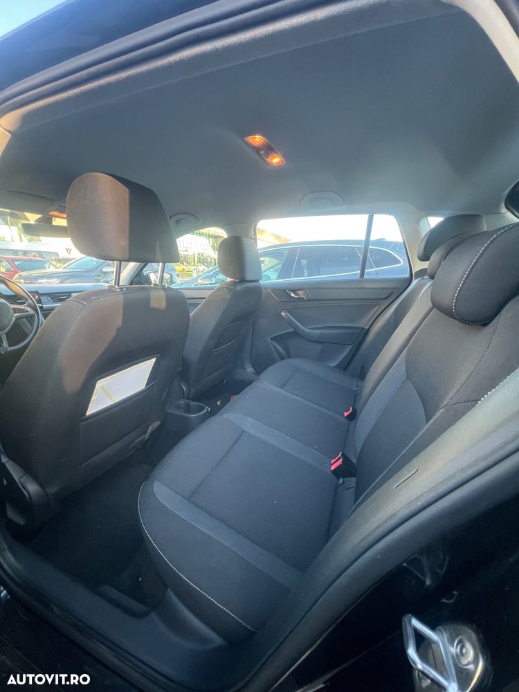 Skoda RAPID 1.4 TDI Ambition DSG - 6