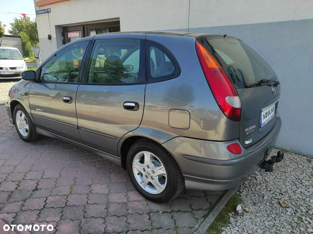 Nissan Almera Tino - 4