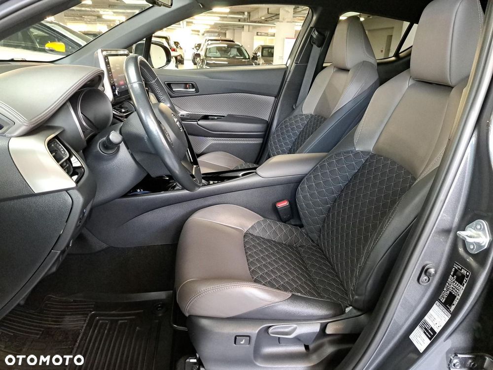 Toyota C-HR 2.0 Hybrid Executive - 11