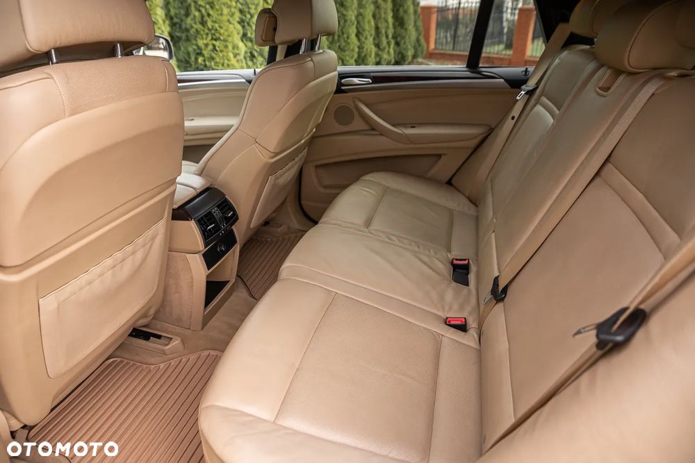 BMW X5 xDrive48i - 25