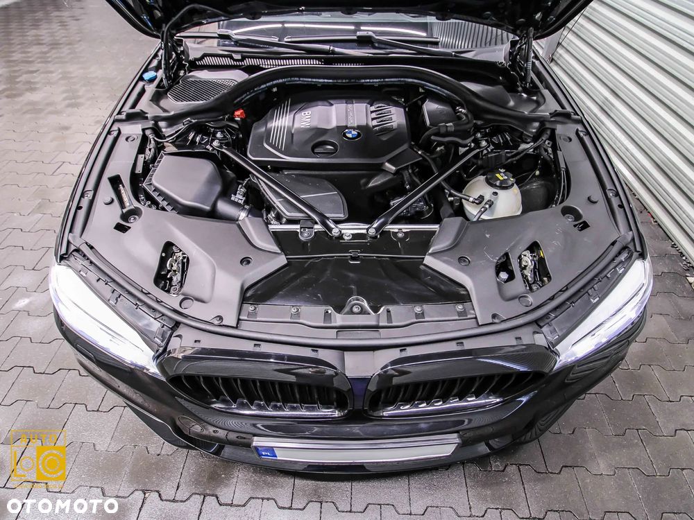 BMW Seria 5 520d M Sport - 15