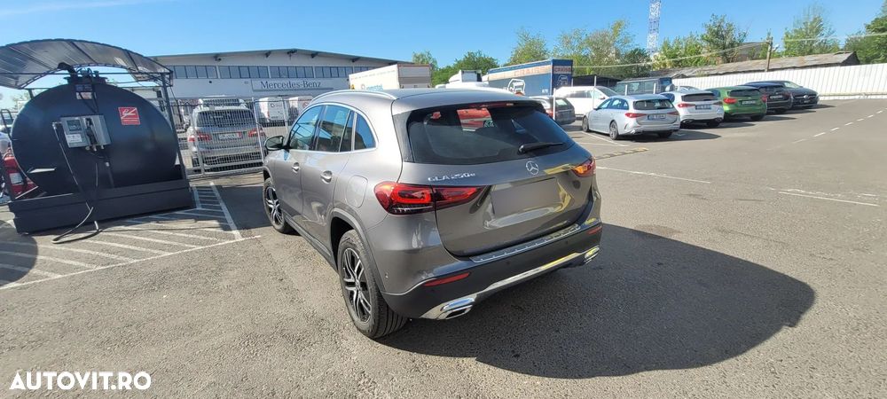 Mercedes-Benz GLA - 7