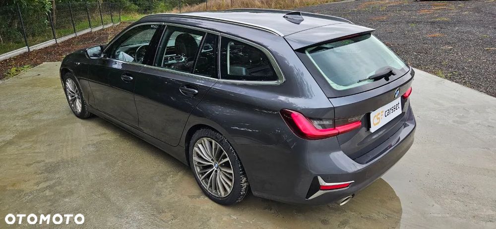BMW Seria 3 320i Luxury Line - 14