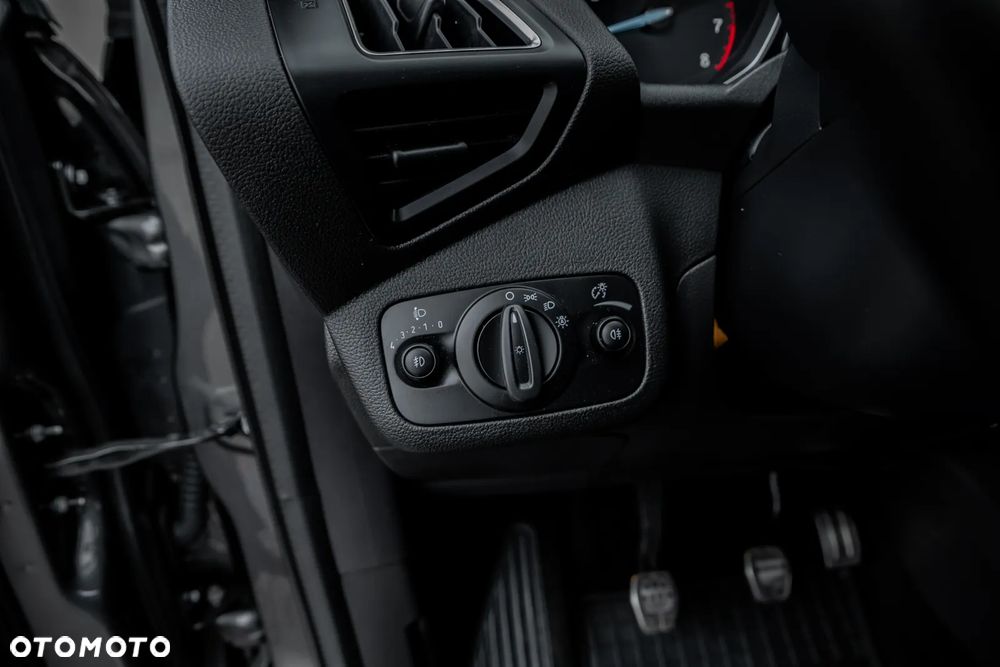 Ford Kuga 1.5 EcoBoost 2x4 ST-Line - 25