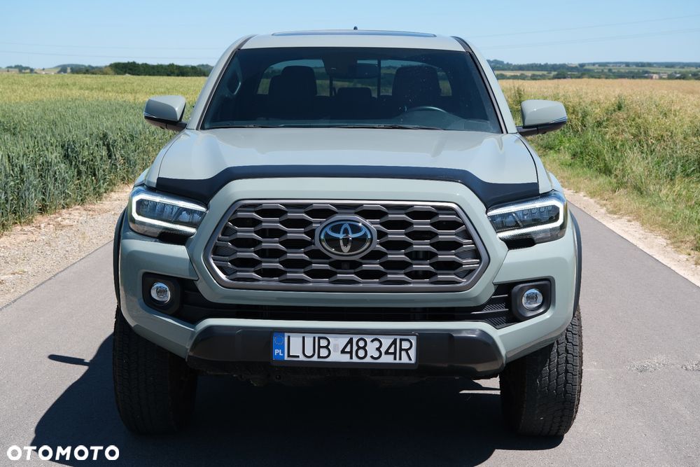Toyota Tacoma - 4