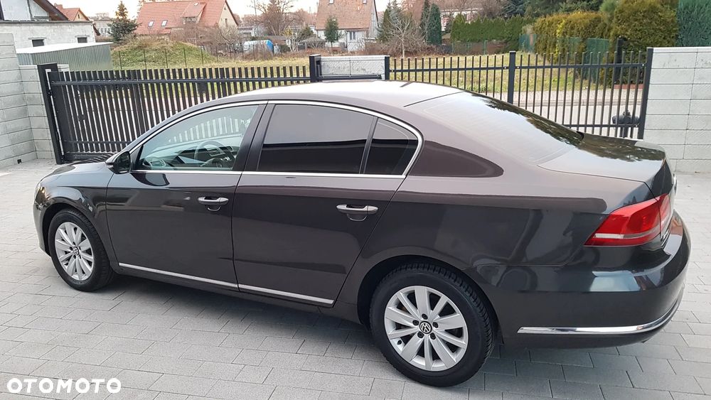Volkswagen Passat 2.0 TDI DPF Highline - 34