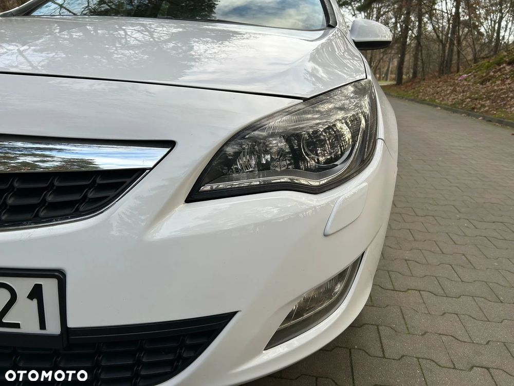 Opel Astra 1.6 Edition 111 Jahre - 9