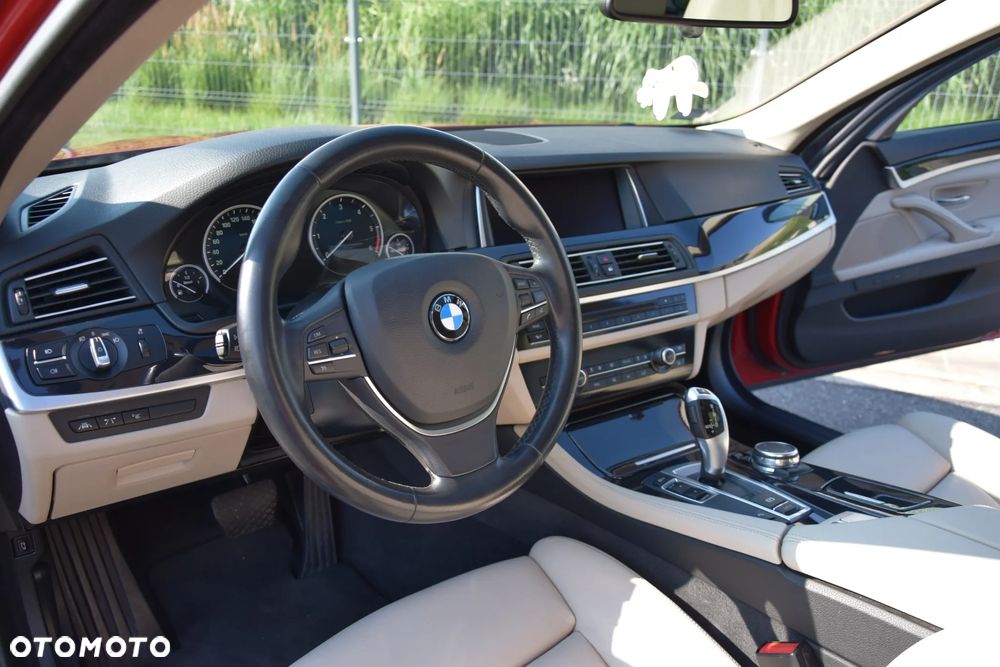 BMW Seria 5 525d - 8