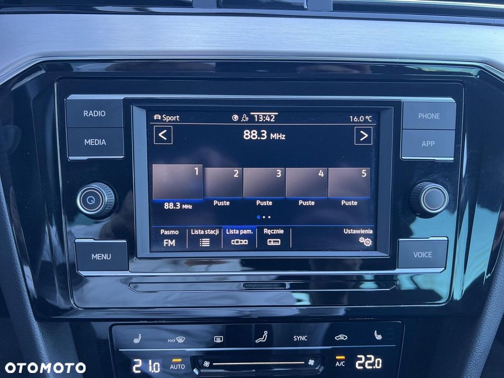 Volkswagen Passat - 19