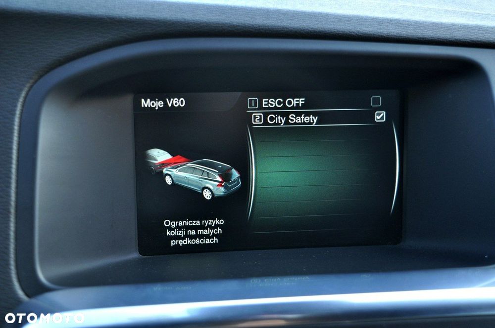 Volvo V60 D3 Summum - 25