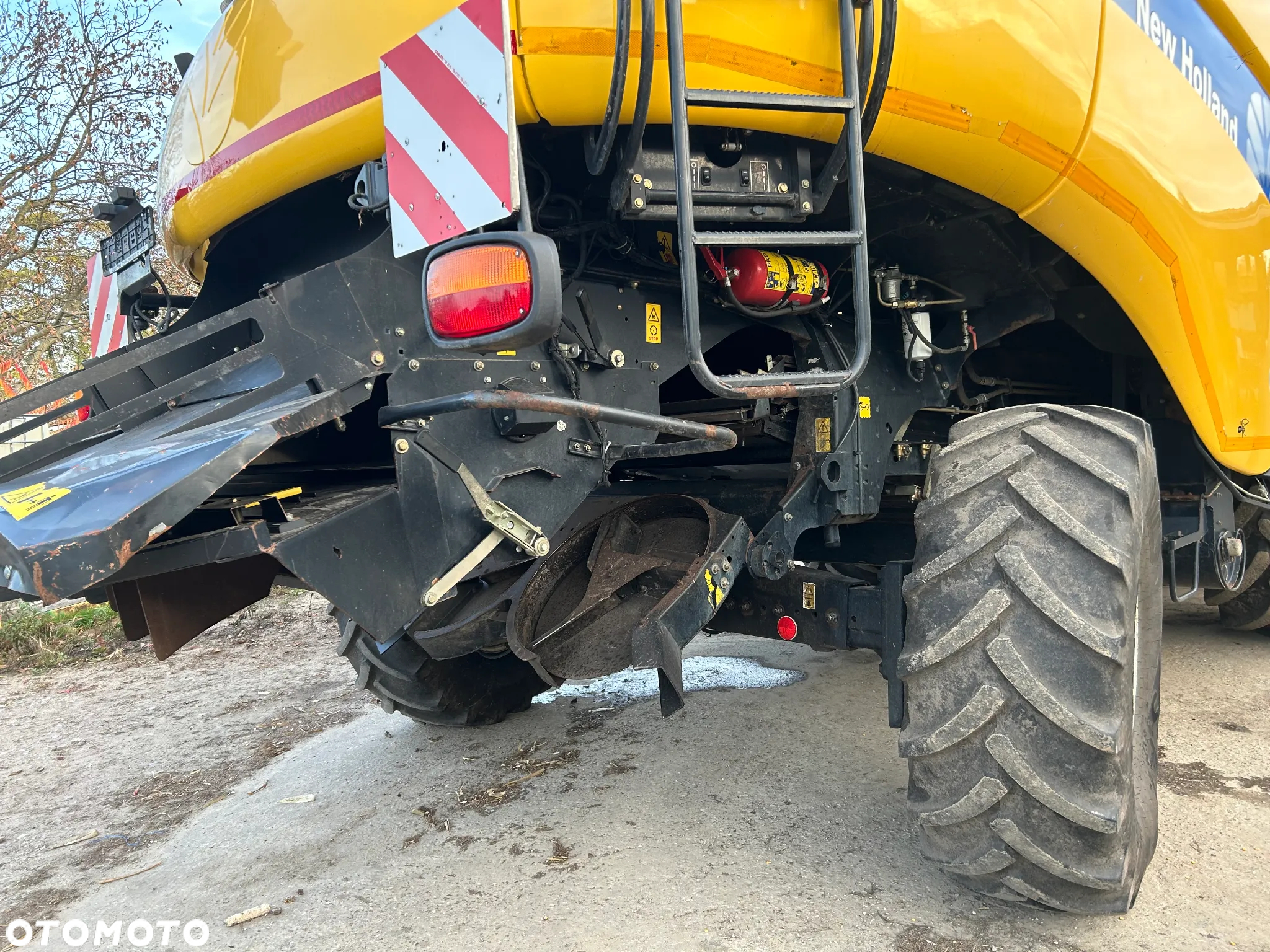 New Holland CR9070 ELEVATION - 13