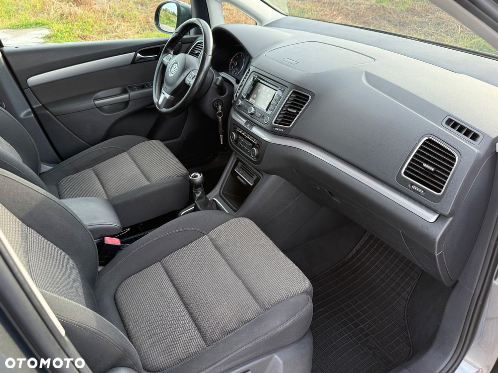 Volkswagen Sharan 2.0 TDI DPF BlueMotion Comfortline - 22
