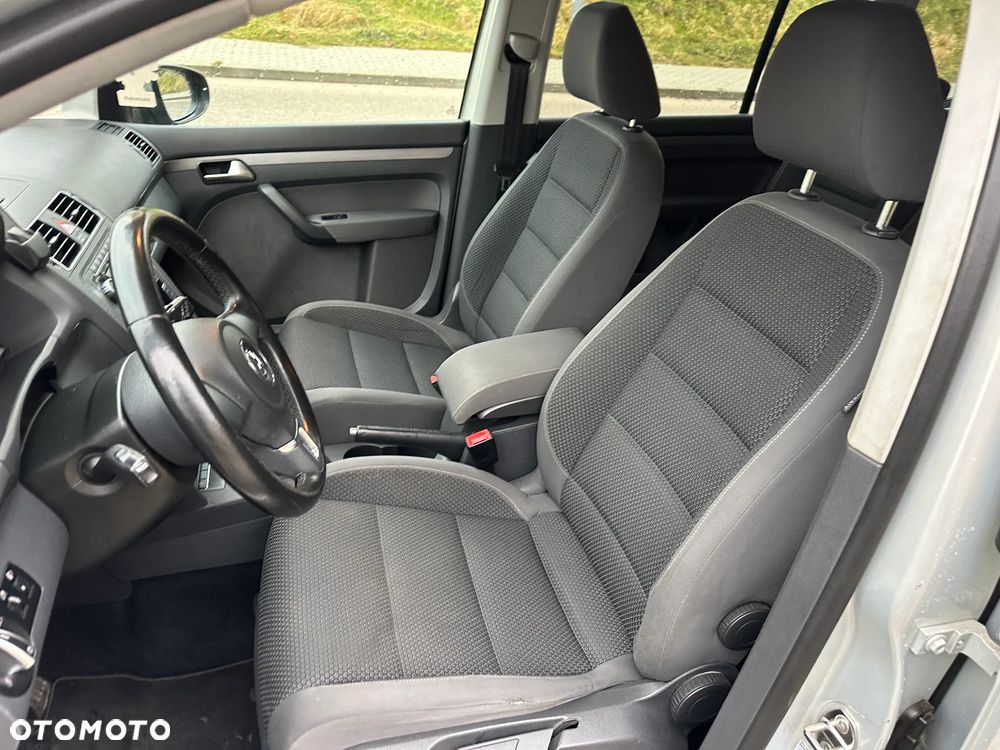 Volkswagen Touran 1.6 TDI DPF STYLE - 8