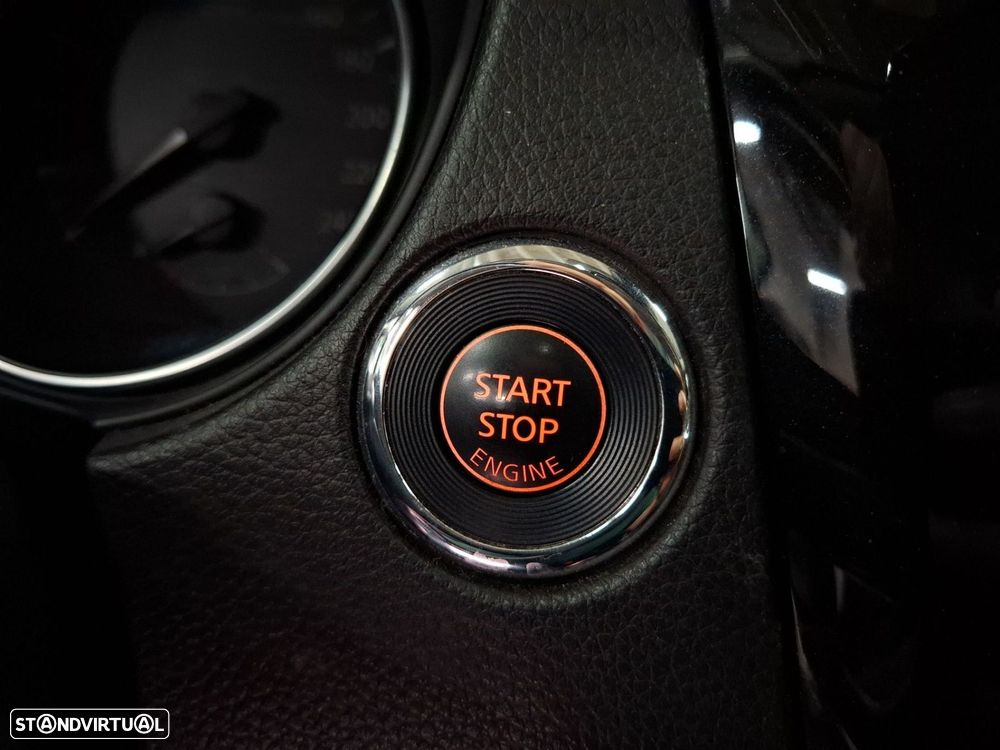 Nissan Qashqai 1.2 DIG-T N-Connecta 18 - 24