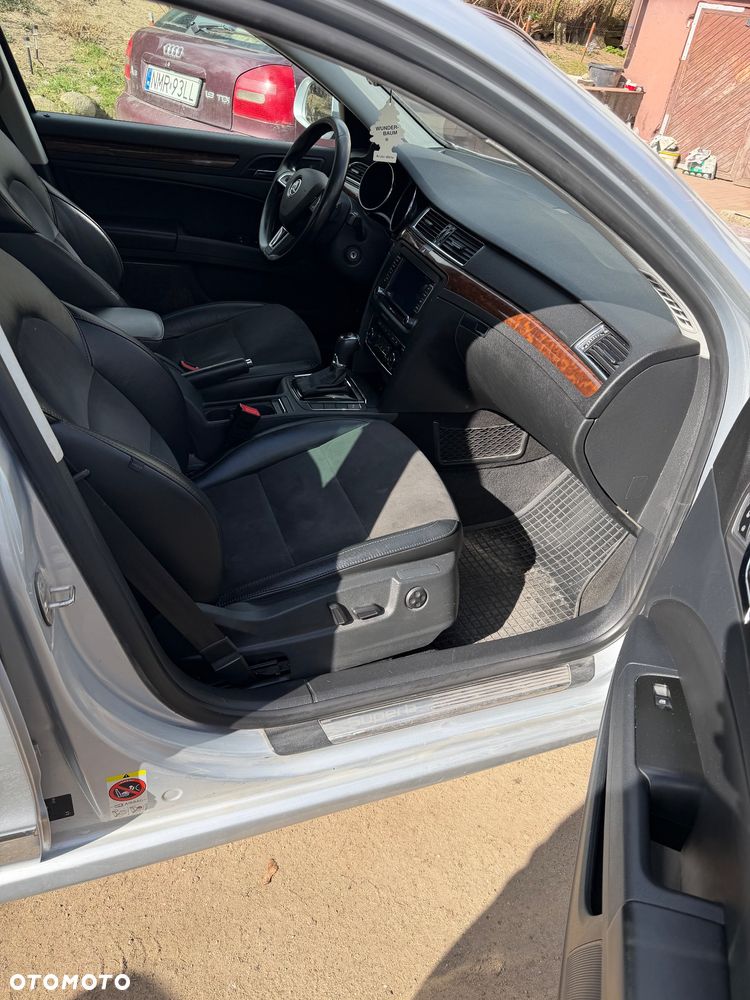 Skoda Superb 2.0 TDI Elegance DSG - 26