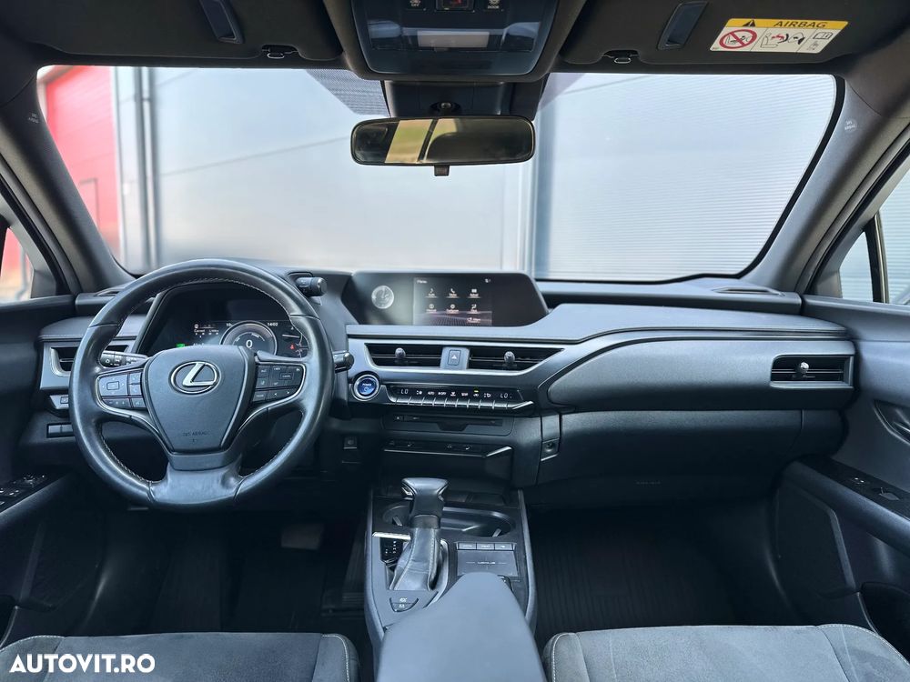Lexus UX - 2