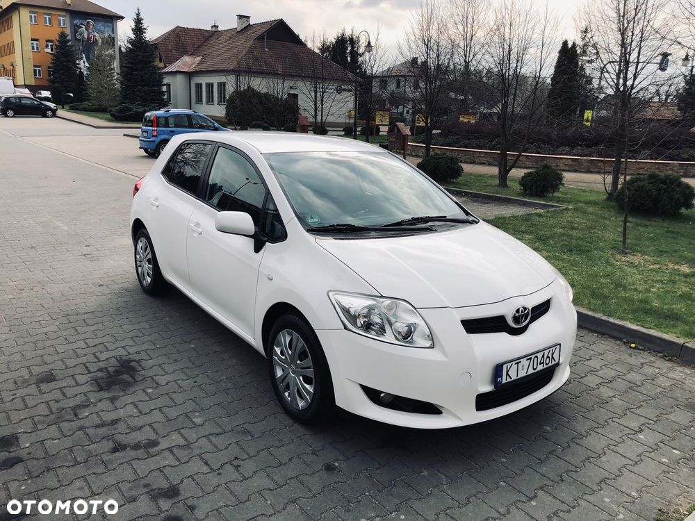 Toyota Auris 1.6 VVT-i Terra - 2