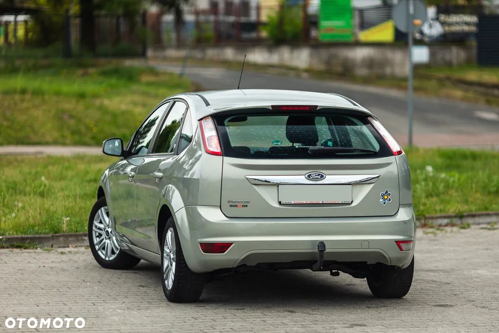 Ford Focus 1.6 Ghia - 13