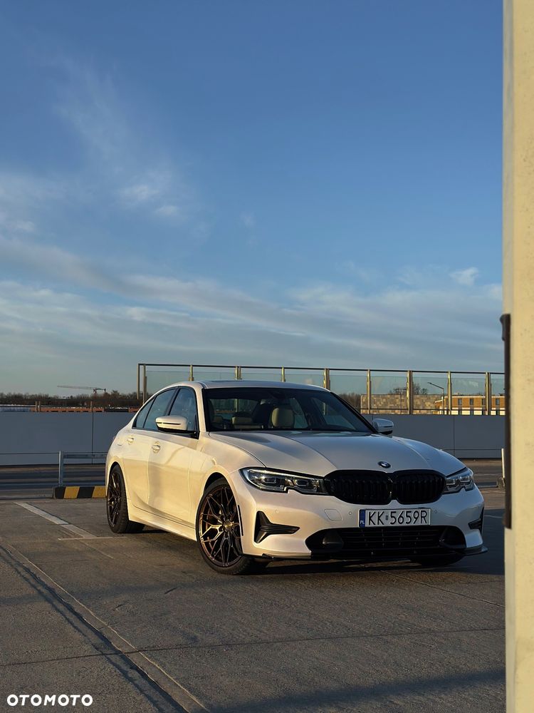 BMW Seria 3 330i xDrive M Sport - 24