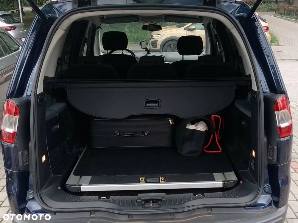 Ford Galaxy 1.8 TDCi Ambiente - 11