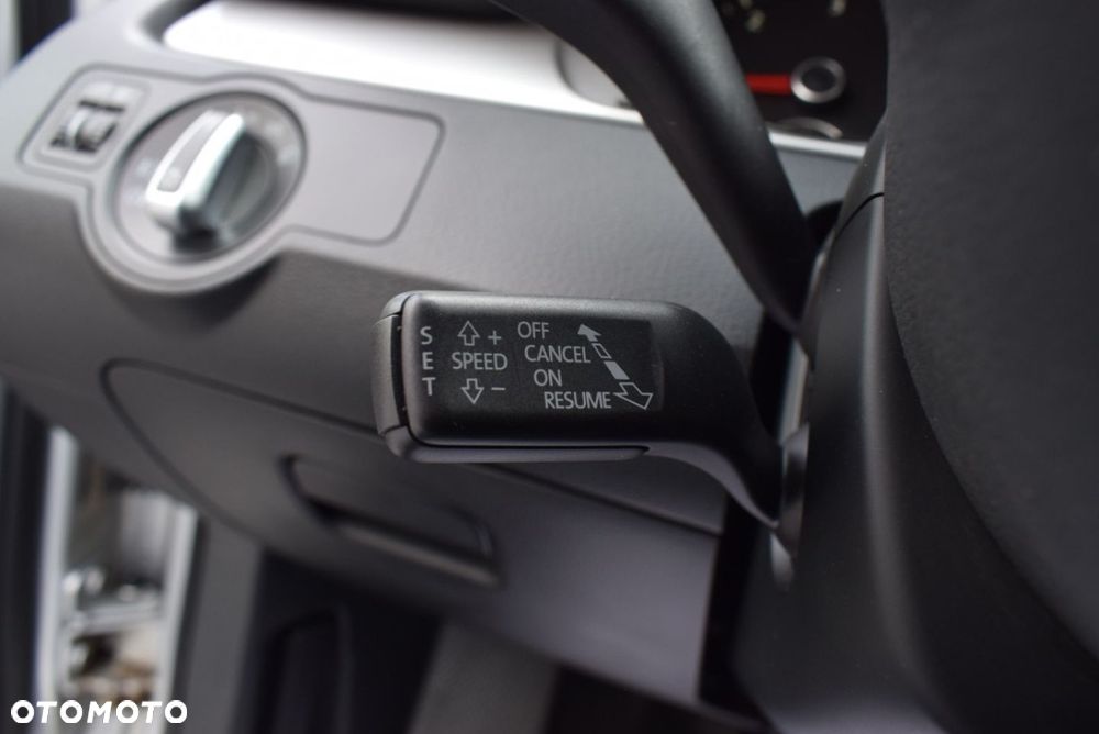 Volkswagen Passat - 29