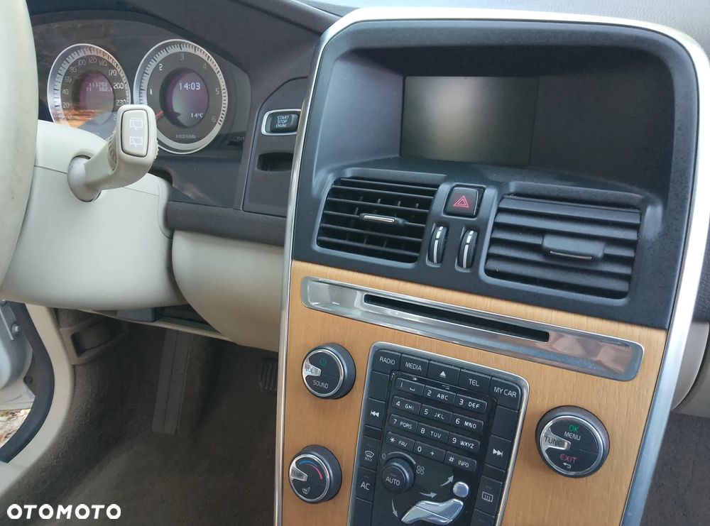 Volvo XC 60 - 25