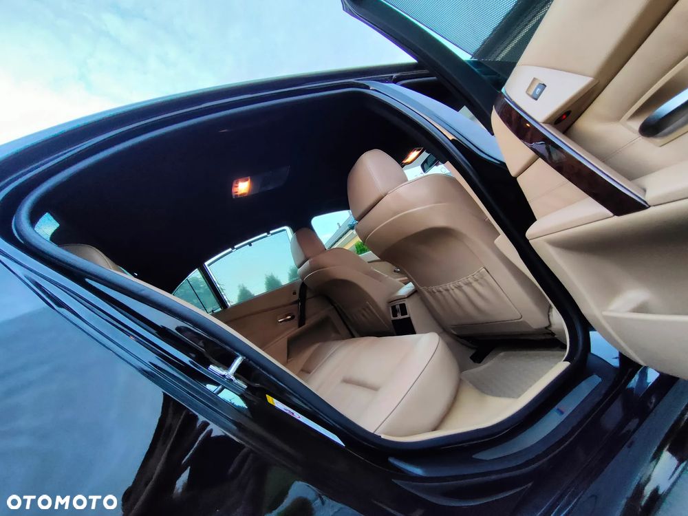 BMW Seria 5 - 32