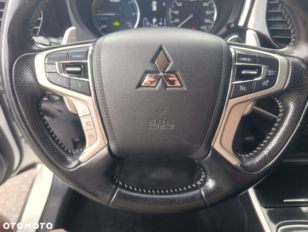 Mitsubishi Outlander 2.4 4WD Diamant+ - 22