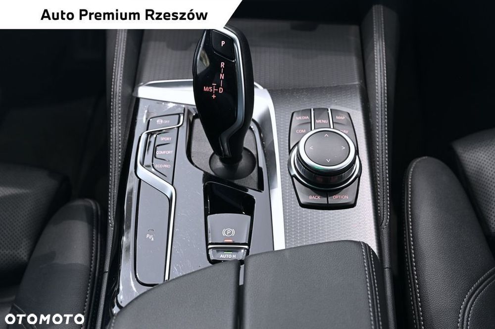 BMW Seria 5 520d xDrive mHEV - 18