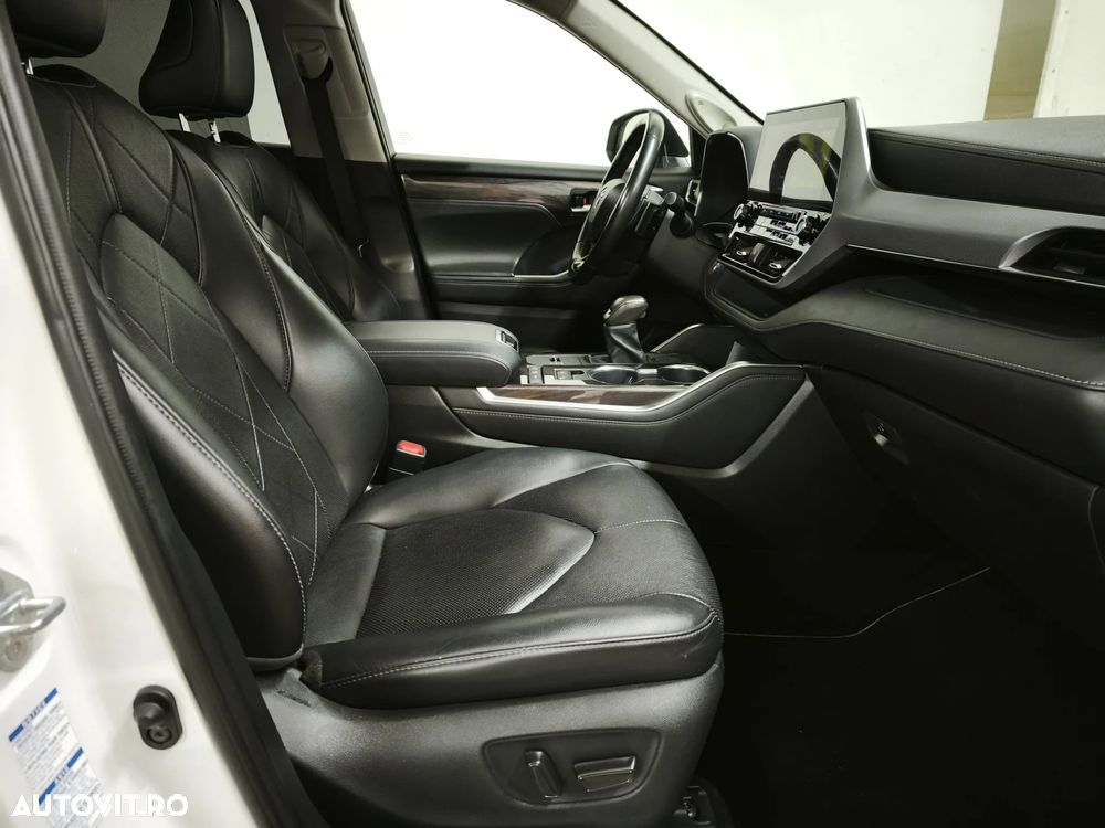 Toyota Highlander 2.5 Hybrid Luxury - 16