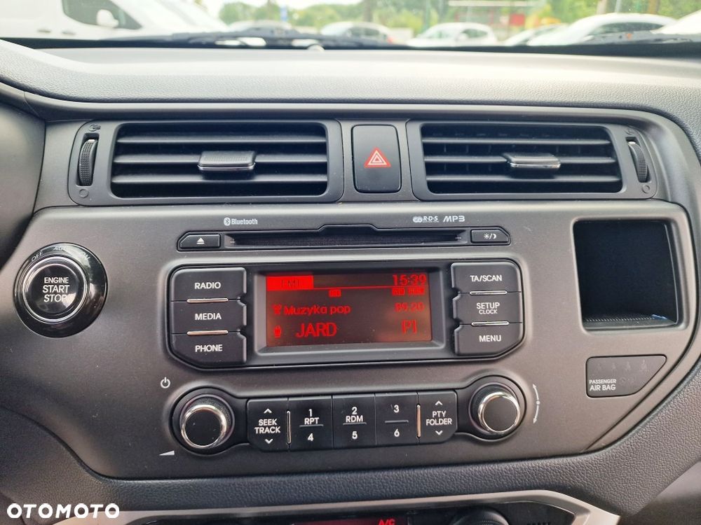 Kia Rio - 34