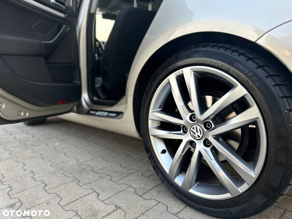 Volkswagen Golf 1.6 TDI DPF MATCH - 10