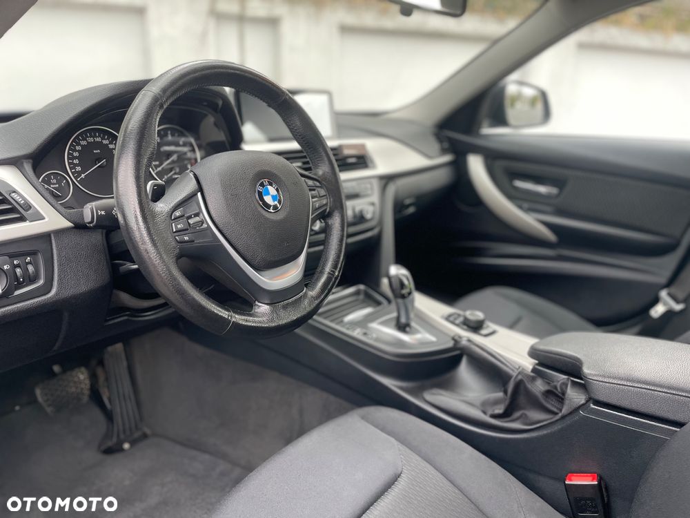 BMW Seria 3 - 22