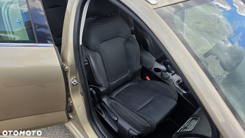 Renault Megane ENERGY TCe 130 LIMITED - 8