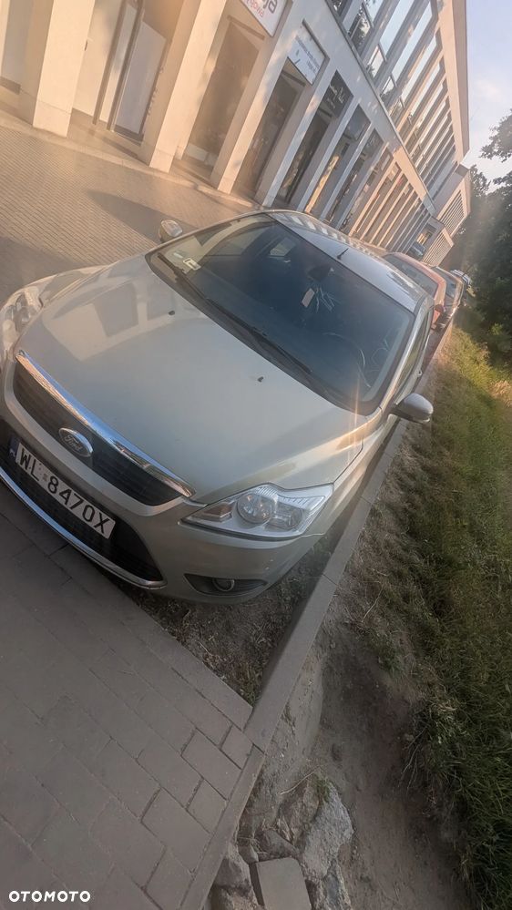Ford Focus 1.6 Ghia - 8